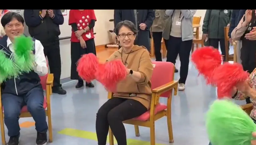 蕭美琴赴宜蘭安老院與長輩「玩彩球」　警休假召回執勤遭撞命危送醫