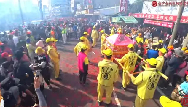 粉紅超跑駕到！「四媽會」首次齊聚岡山　萬人朝聖嗨翻