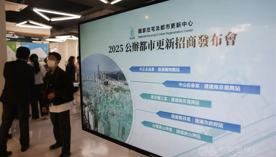 許宇甄怒批住都中心離譜「天價月薪」　花敬群：算法有誤導之嫌