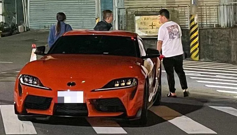 影/彰化139線280萬「牛魔王」左轉撞重機　瞬間曝光