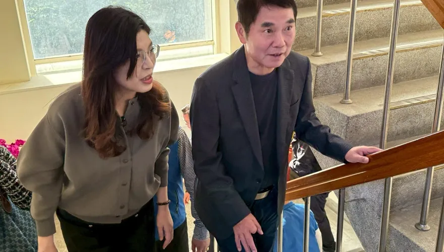 鄭麗文力挺苗栗縣長連任　鍾東錦：主席的胸襟令他刮目相看