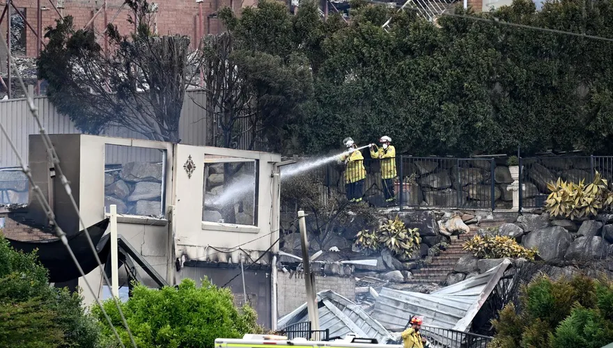 野火肆虐澳洲！75棟房屋被燒毀損壞　消防員遭倒樹壓死殉職