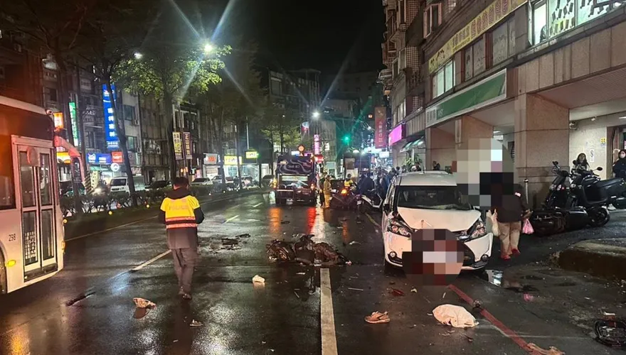 基隆驚傳毒駕開車衝撞民眾！多人與車輛遭波及