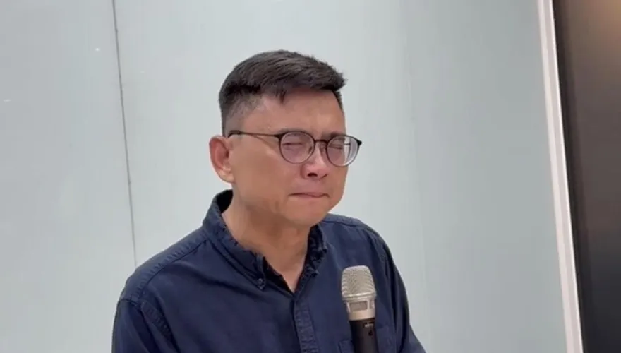 賴瑞隆突貼「陳菊黑白照」喊想念！網炸鍋急刪文　他嗆：檢警該抓人了吧