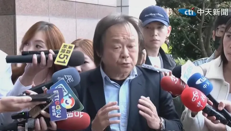 內政部禁小紅書1年　王世堅嘆：犧牲台灣引以為傲的民主自由