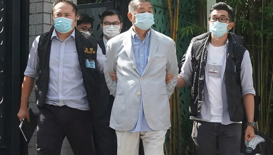 黎智英被控勾結外國勢力等3罪　港法院今判處罪名「全部成立」