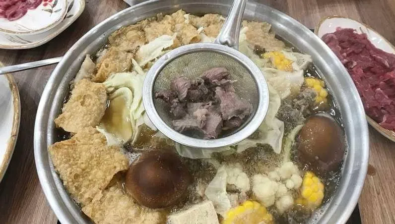 大啖羊肉爐、薑母鴨後「脖子卡卡」　專家：喝太多湯了！