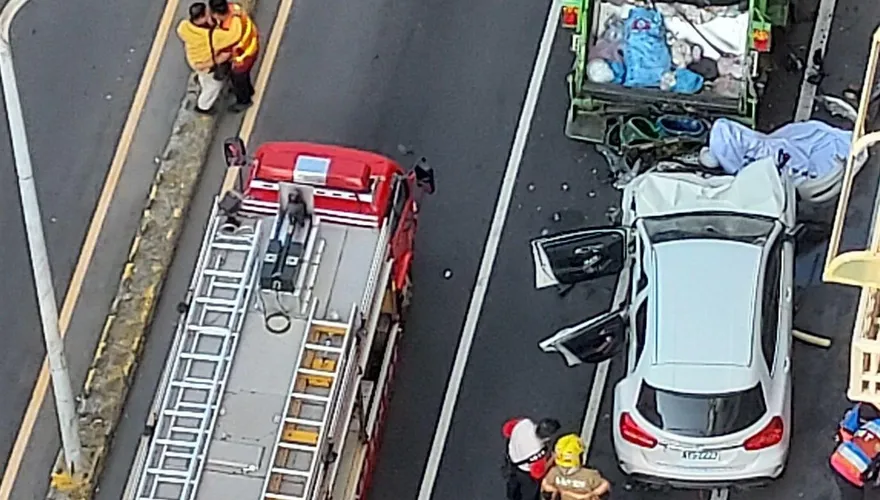 悲慘殉職！台南清潔隊員遭撞「慘死垃圾車尾」同事痛哭
