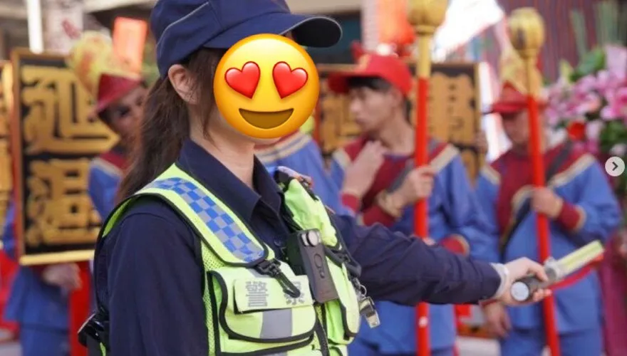 青山宮遶境電眼女警神顏曝光！網嗨：1張圖看了10分鐘