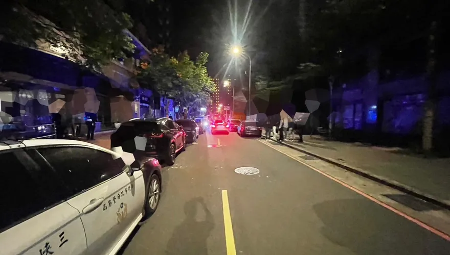 影/新北三峽驚見「多人混戰」超硬大場面！打成一團全進警局