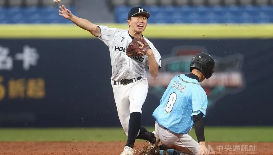 中信盃台日高中棒球對抗賽首戰破4000人進場！北海道聯隊勝羅工
