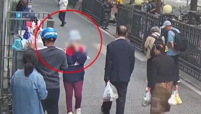 陸氣質女「鬼祟偷外送」被逮！理由竟是「不會做飯」警傻眼