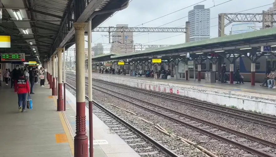 台鐵竹中=六家間東正線電車線異常　預計11時恢復