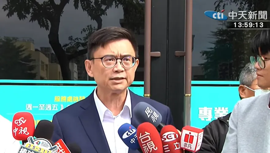 賴瑞隆兒校園衝突大逆轉！網狠酸：民進黨重新定義霸凌