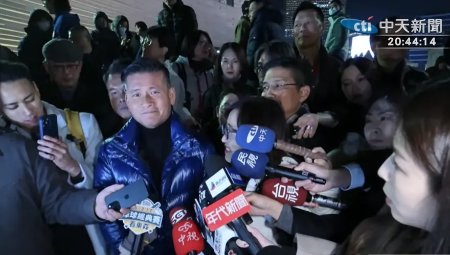 喊話蔣萬安雙城論壇反應解放軍機繞台　他一句話反擊梁文傑