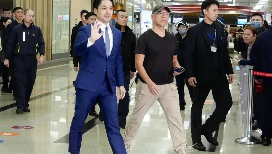 蔣萬安快閃返台！被問雙城論壇是否順利　他笑回2字
