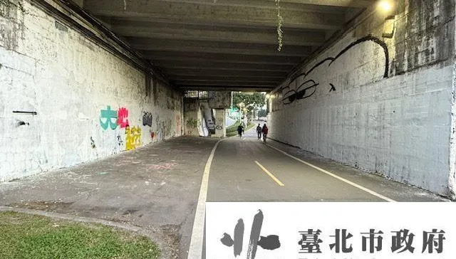 影/把街頭當畫布！北市41歲男亂塗鴉被抓　最高罰6000