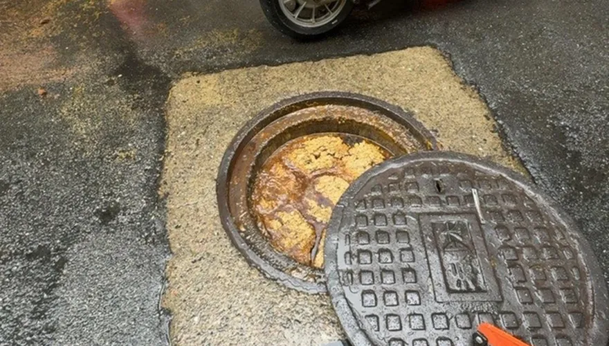 別再亂倒！新北下水道堵塞　「油脂堆積」成頭號主因