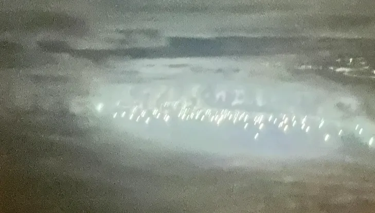 陸圍台軍演！飛機上目擊「密集光點」　網：漁船還是軍艦