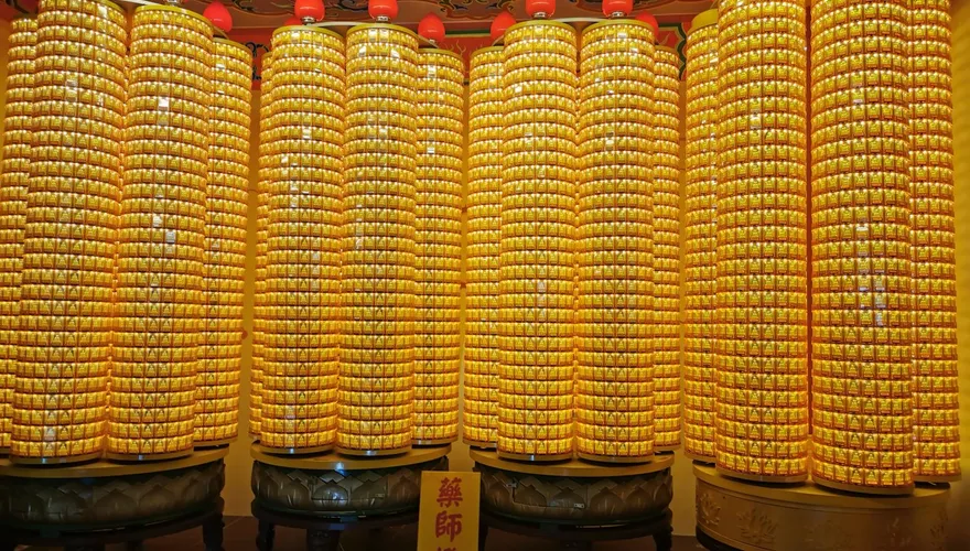 為何過年要點光明燈？一盞燈照見信仰與人心