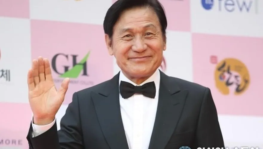 韓73歲國民影帝才罹血癌　再因吃飯噎到病危！加護病房搶救中