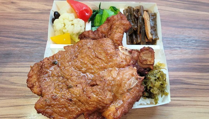 「正忠排骨飯」插旗光華夜市商圈　開幕祭「1元便當」