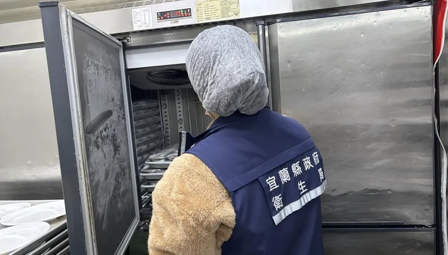 蘭城晶英牛肉疑有異物「民眾嘔吐急診」　衛生局火速稽查