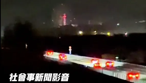 影/直擊國3古坑段「多車龜速賞煙火」　分心恐吞6000元罰單