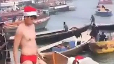 影/日網紅恆河聖地小便惹眾怒　團隊致歉後切割稱第三者所為