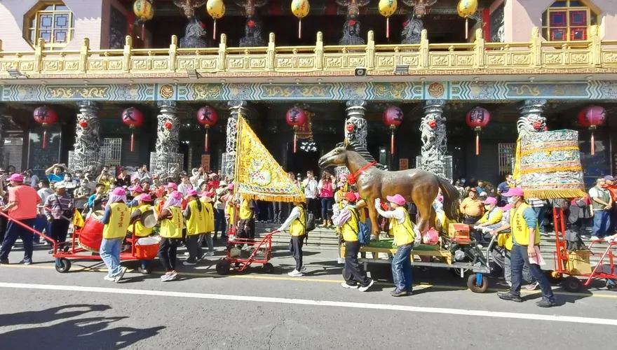 影/屏東玉皇宮「神獸遶境」來了！駿馬率23座神獸祈福
