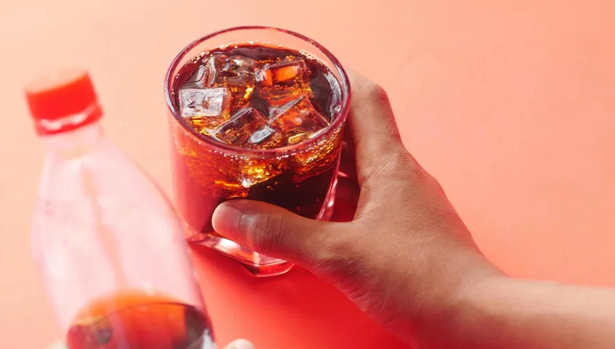 喝無糖飲料反而更餓！研究：蔗糖素讓大腦陷飢餓惡性循環
