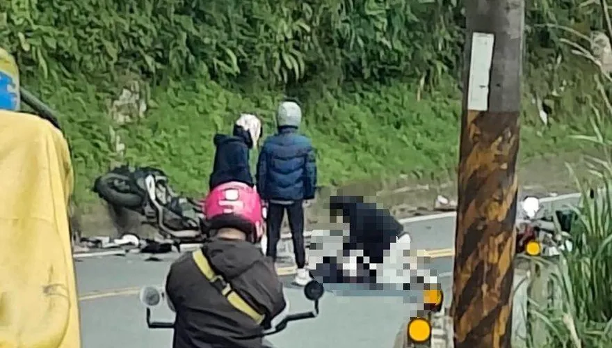 北宜公路騎士疑逆向對撞轎車　機車破碎解體人命危