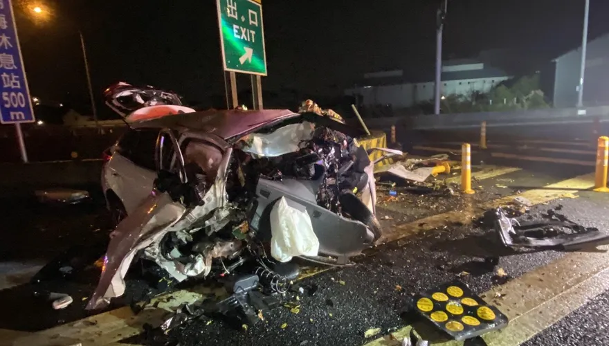 影/五楊重大事故！「車前半段撞到消失」駕駛慘死
