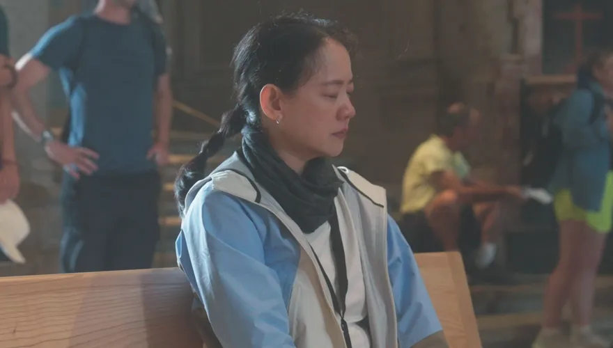曾寶儀哭了！赴西班牙回首演藝路　嘆內心掙扎「常覺得很累」