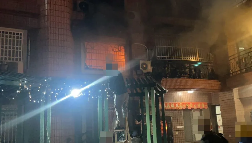 影/屏東大樓「整戶陷火海」！43人逃命、1女意識模糊