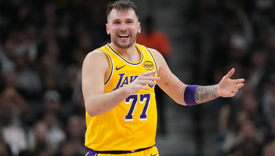 NBA/東契奇空砍超狂大三元！湖人不敵馬刺終止3連勝