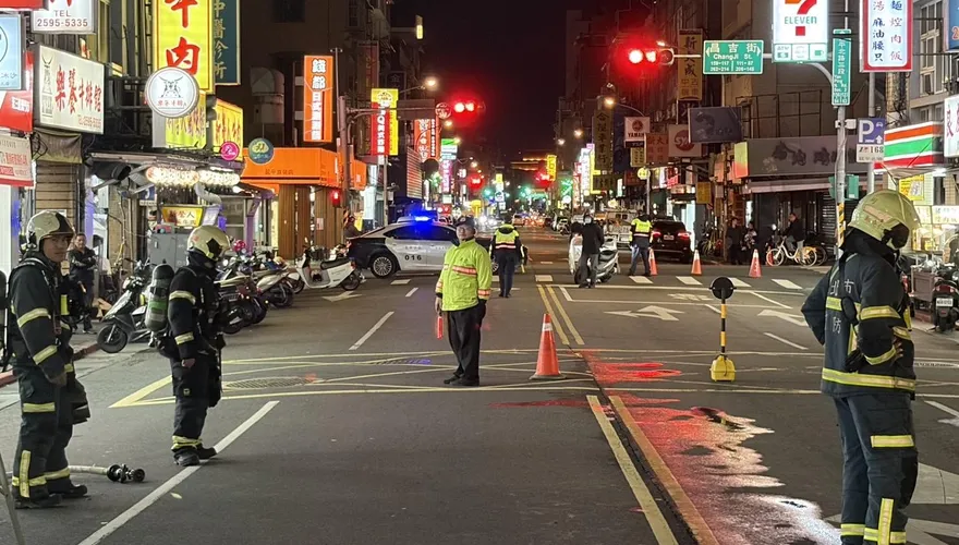 影/北市延三夜市驚傳瓦斯外洩　警消人員封鎖現場警戒