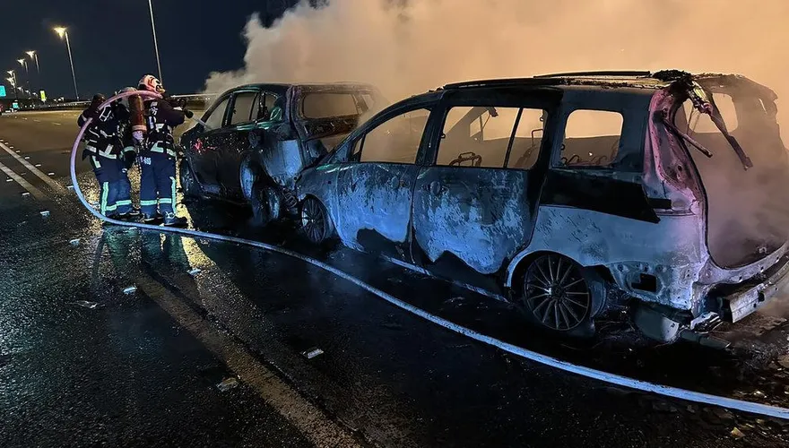 國3霧峰段5車追撞2車起火！2人緊急送醫　回堵3公里
