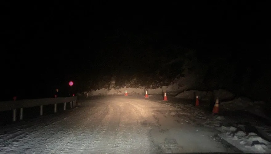 合歡山體感-7°C！台14甲線武嶺至松雪樓雙向封路