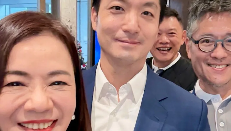 蔣萬安超夯！悠遊卡董事曝　他現身尾牙員工飯都不吃瘋搶合照