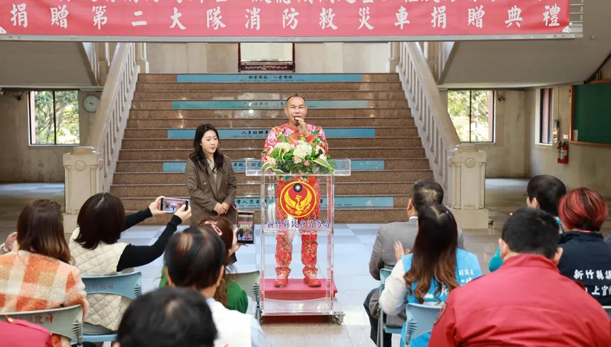 吊車大王胡漢龑捐贈災情勘查車　助竹縣消防救災補給