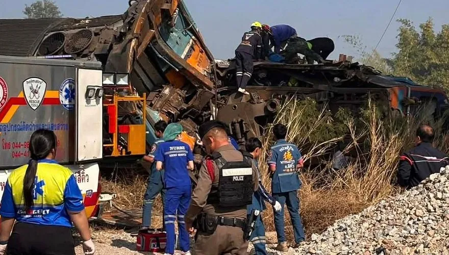 泰國重大意外！高鐵工地起重機倒塌　砸中列車釀22死
