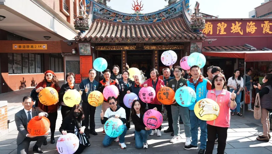台北年貨大街1月底開跑　霞海城隍廟邀民眾共繪燈籠