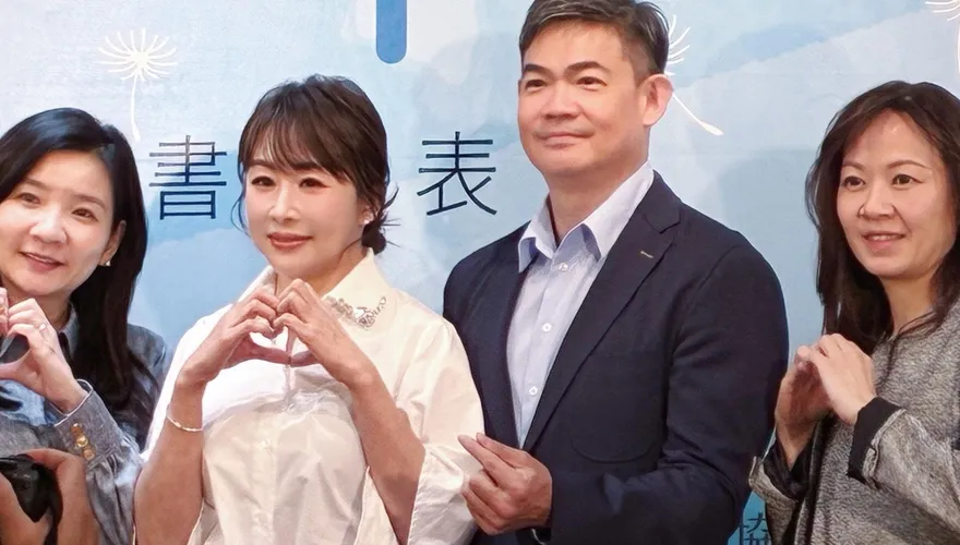連勝武、路永佳久違同框比愛心！談連戰近況　讚：很有福氣