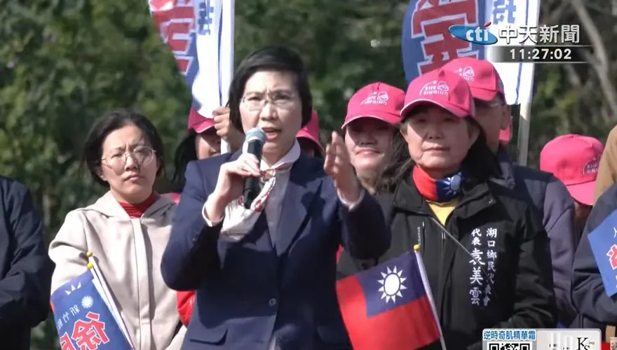 批陳見賢「球員兼裁判」　徐欣瑩堅持全民調：綠可以藍不行？