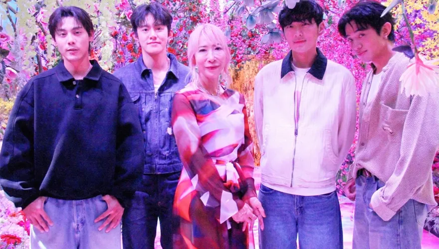 《向流星許願的我們》4帥合體看展！蜷川實花被包圍圈粉：台灣可愛男生