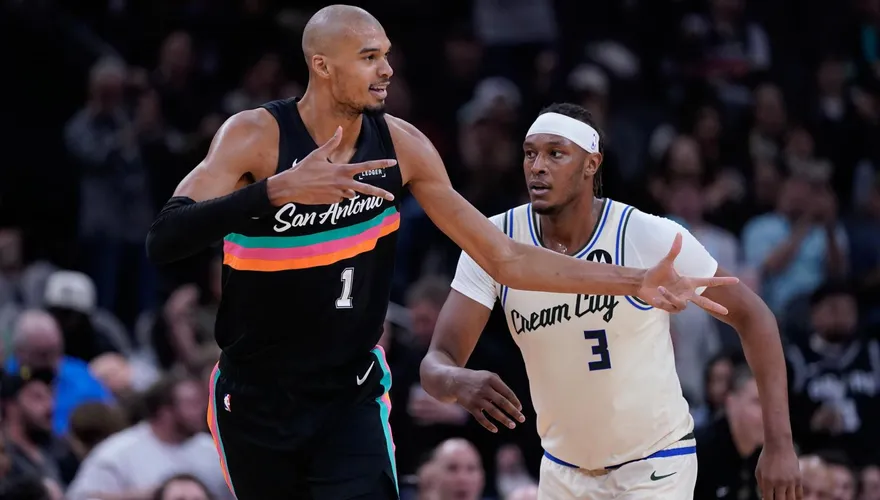 NBA/文班亞馬「少林寺」光頭稱霸禁區！率馬刺輕取公鹿