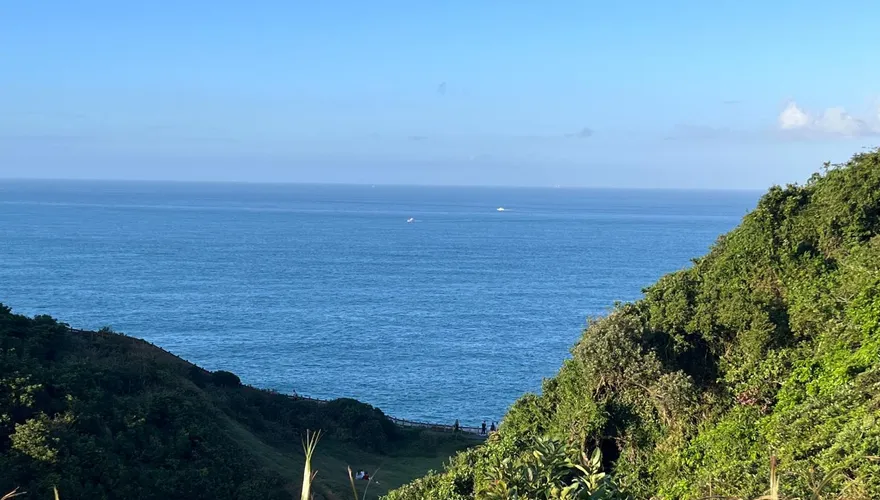 連假來基隆一日遊！八斗子賞絕美海景　廟口嘗在地美食