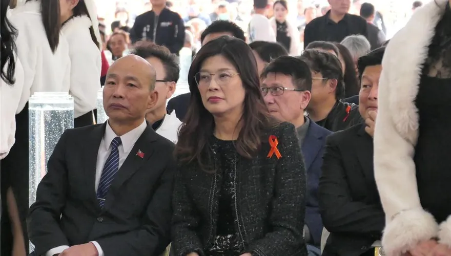 立委丁學忠之父丁耀林告別式　韓國瑜現身「神情哀戚」