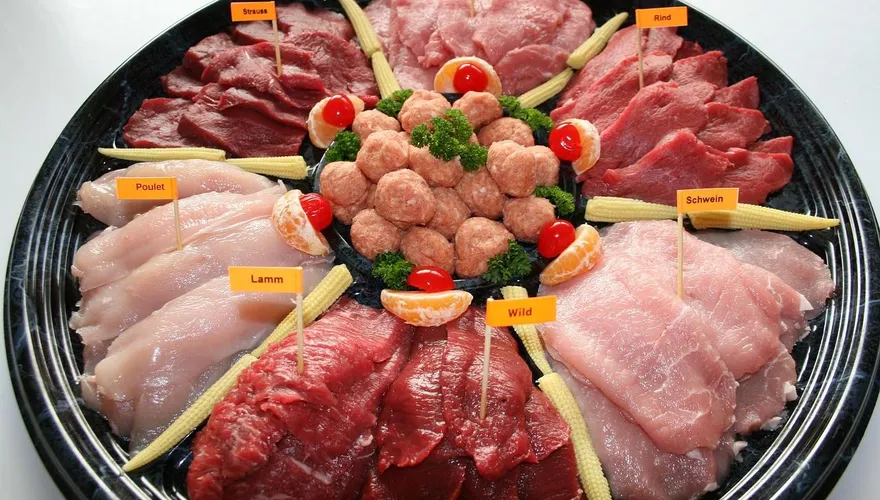 增肌狂吃肉卻越來越胖！醫曝豬五花、牛小排都是補油陷阱